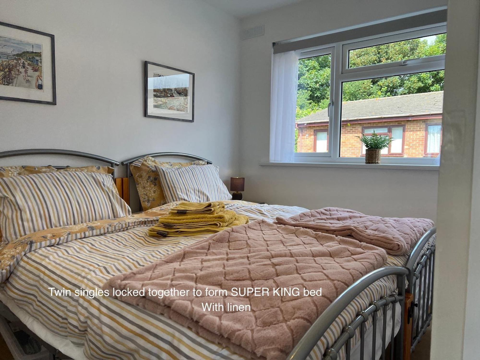 Valley View Self-Catering Coastal Bungalow In Rural West Wight Freshwater Zewnętrze zdjęcie
